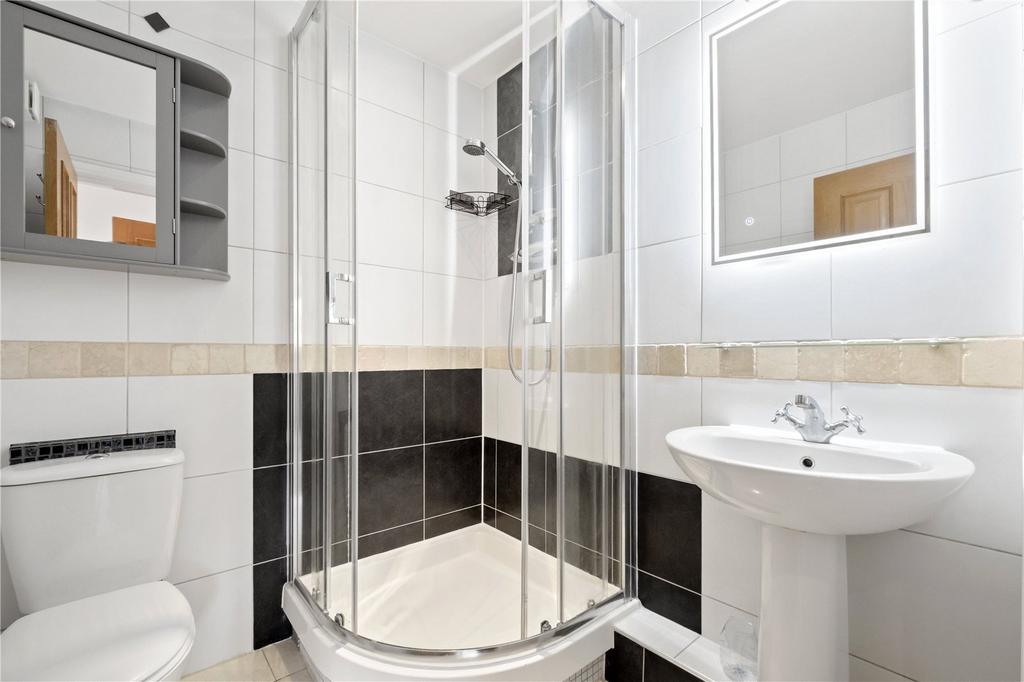 En-Suite Bathroom