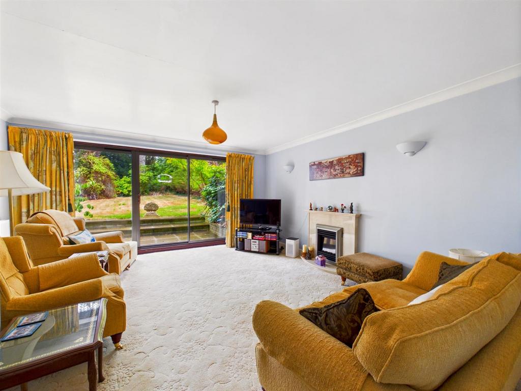 CAM01555 G0-PR0219-STILL008.jpg