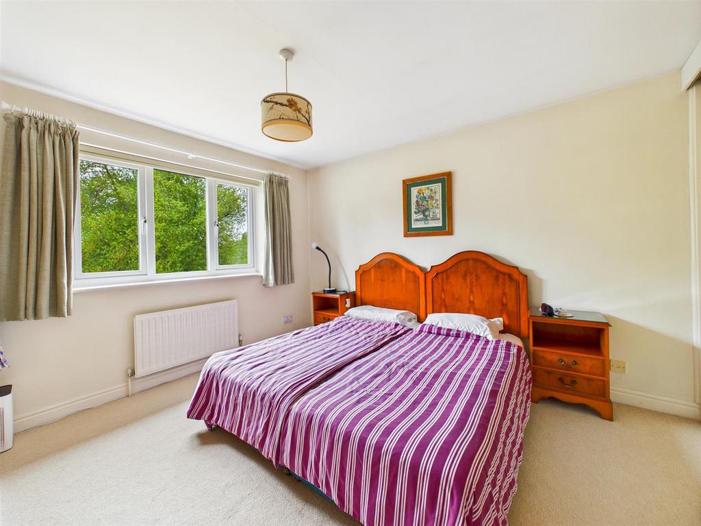 CAM01555 G0-PR0219-STILL002.jpg