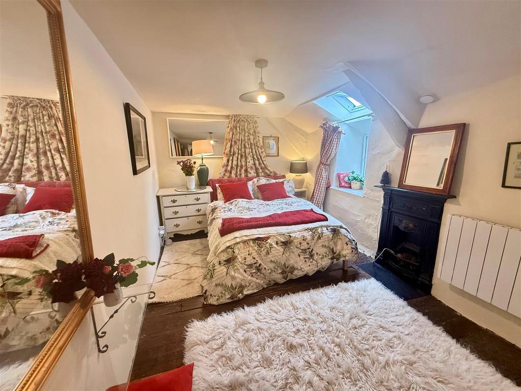 Bedroom one neth 3.jpg