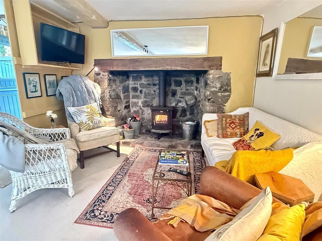 Sitting room v4.jpg