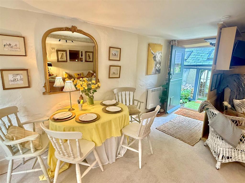 Sitting room neth.jpg