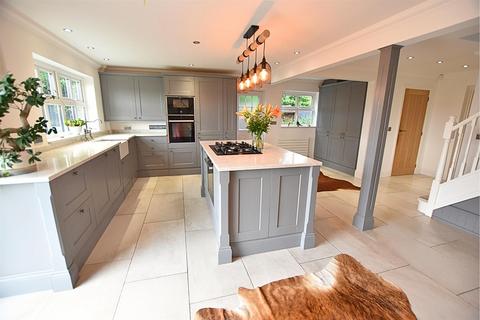 24 Blackthorn Drive, Great Coates, Grimsby, DN37 9PX