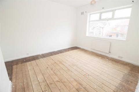 3 bedroom semi-detached house for sale, Derwent Road, Cullercoats