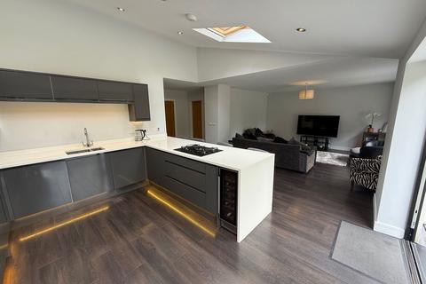 1 Kent Close, Wirral, CH63 0EF