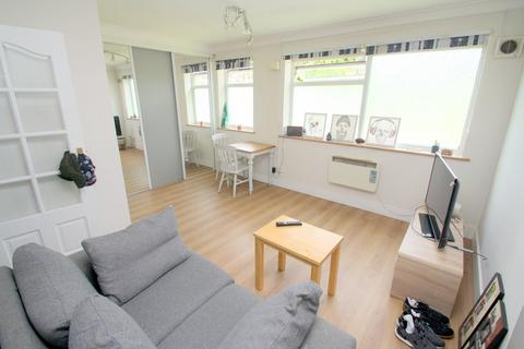 undefined, Kingston Road, Staines-upon-Thames, TW18
