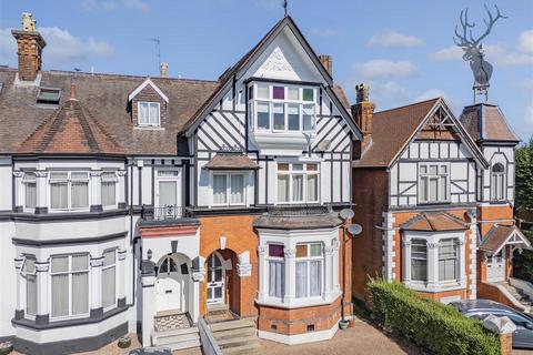 Flat A, 31 The Drive, Chingford, London, E4 7AJ