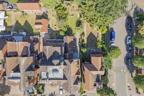 Flat A, 31 The Drive, Chingford, London, E4 7AJ