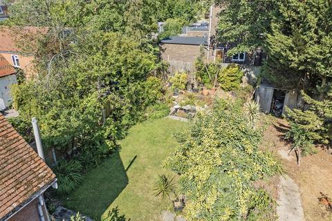 Flat A, 31 The Drive, Chingford, London, E4 7AJ