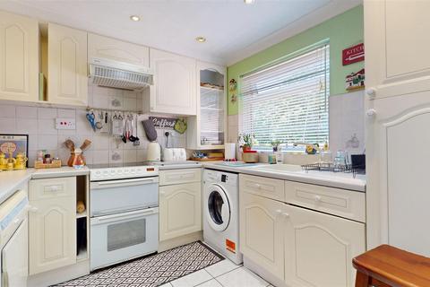 3 bedroom semi-detached house for sale, Broad Arrow Close, Neath Hill, Milton Keynes