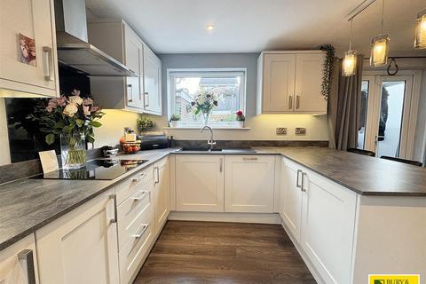 3 bedroom semi-detached house for sale, Amberley Drive, Buxton