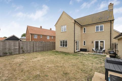 4 bedroom detached house for sale, Tayberry Close, Ely CB6