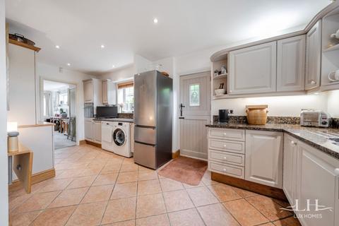 4 bedroom detached house for sale, Pittman Close, Brentwood