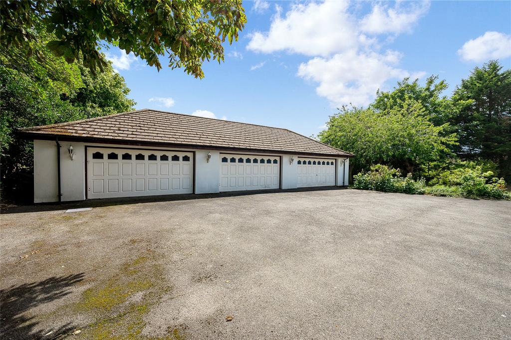 Triple Garage