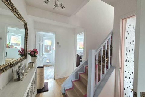 44 Caemawr Gardens, Porth, CF39 9DB