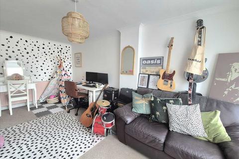 44 Caemawr Gardens, Porth, CF39 9DB