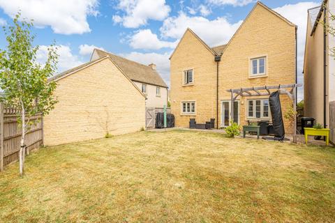 4 bedroom detached house for sale, Draper Close, Tetbury