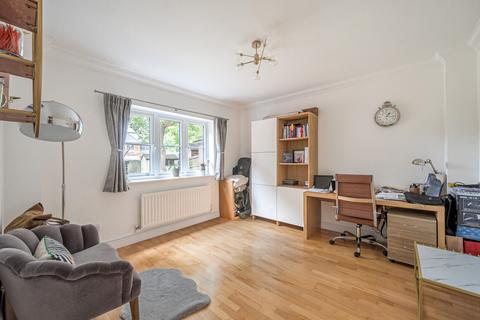 14 Booth Drive, Finchampstead, Wokingham, RG40 4HL