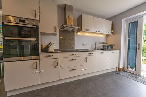54 Crossway, Rogiet, Caldicot, NP26 3SJ
