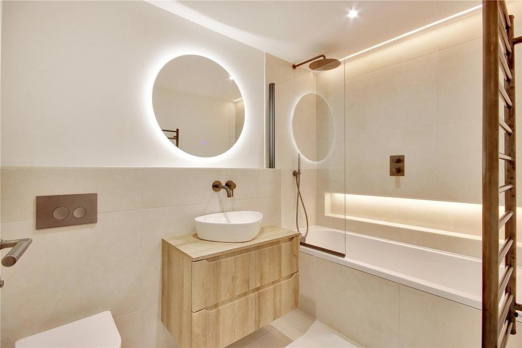 Apt 5 Bathroom