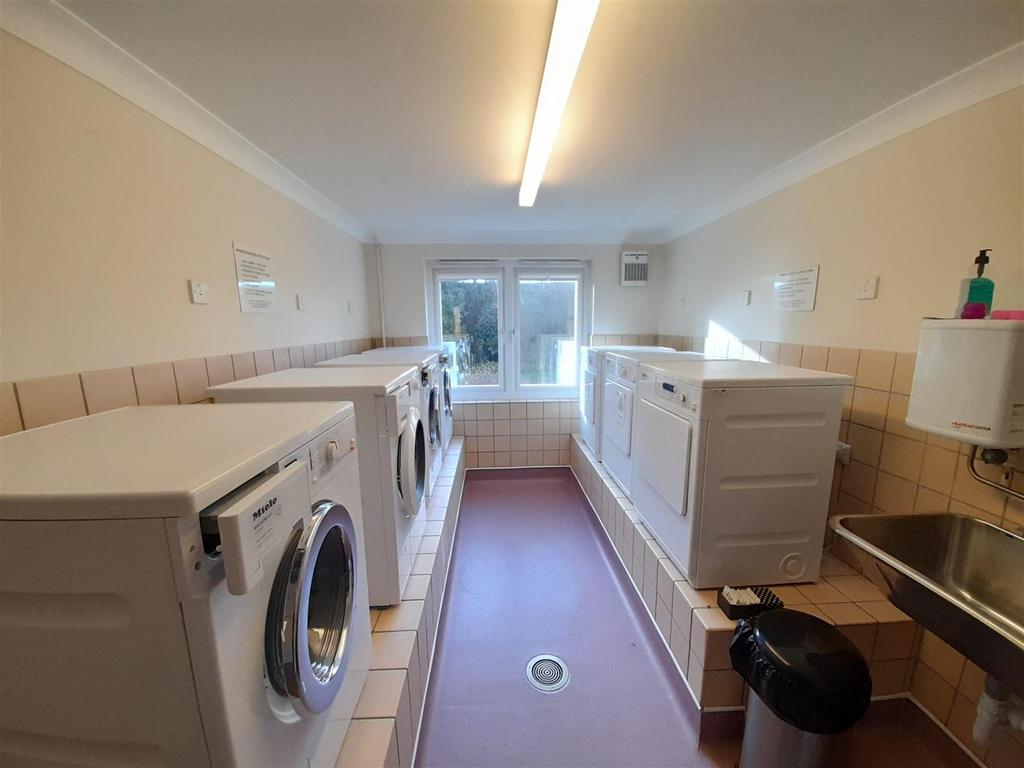 Laundry 1.jpg
