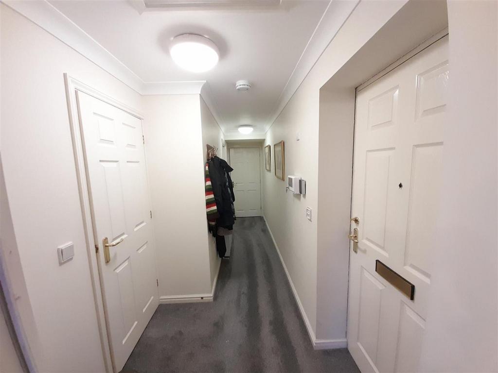 Hallway.jpg