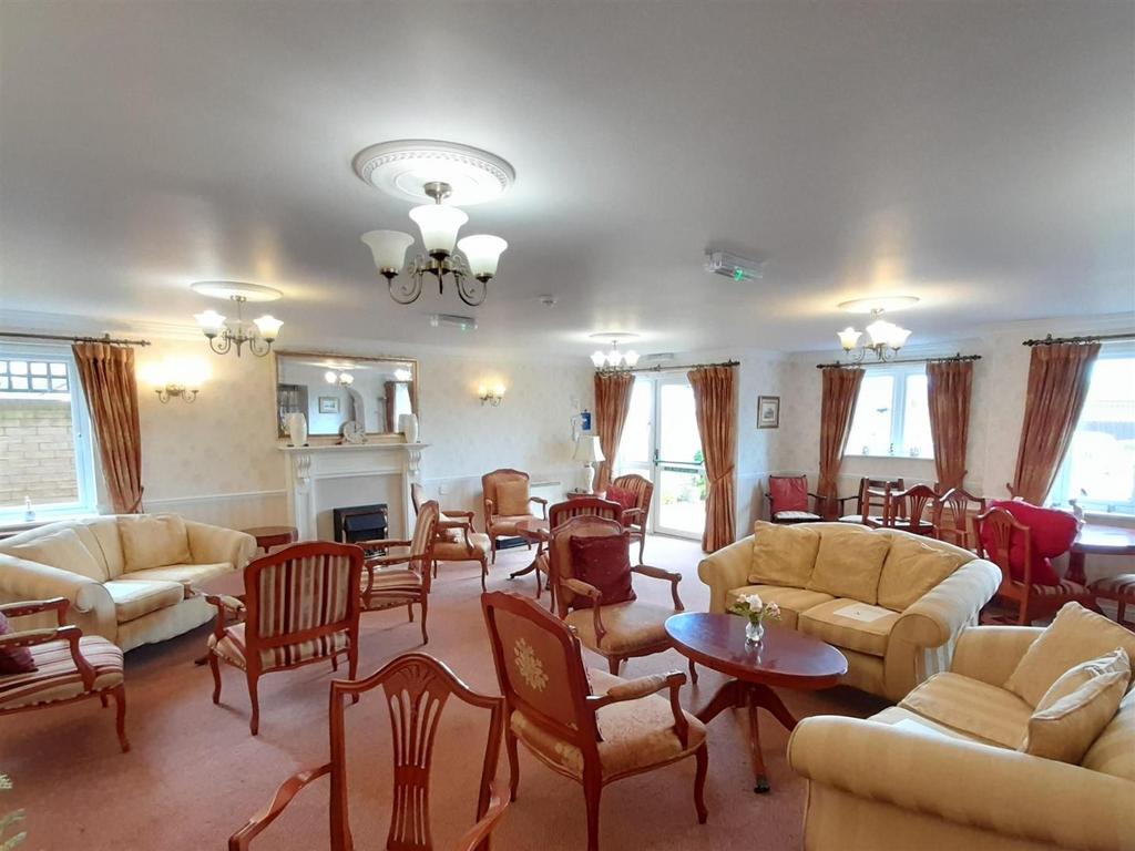 Residents lounge 1.jpg