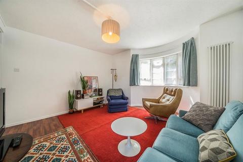 2 bedroom flat for sale, Vallance Road, London E1