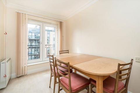 2 bedroom flat for sale, Golden Court, Isleworth TW7