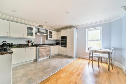 2 bedroom flat for sale, Franklin Court, Surrey GU8