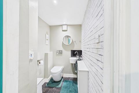 3 bedroom semi-detached house for sale, 146 Auchinleck Close, Driffield, YO25 9HF