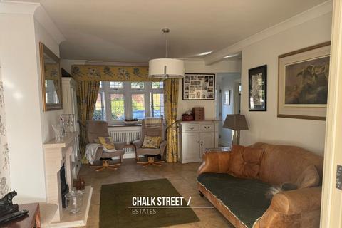 269 Warren Drive, Hornchurch, RM12 4PN