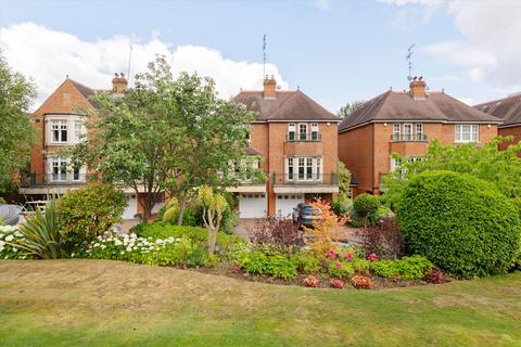 Mountview Close, London, NW11