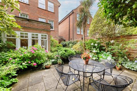 4 bedroom semi-detached house for sale, Mountview Close, London, NW11