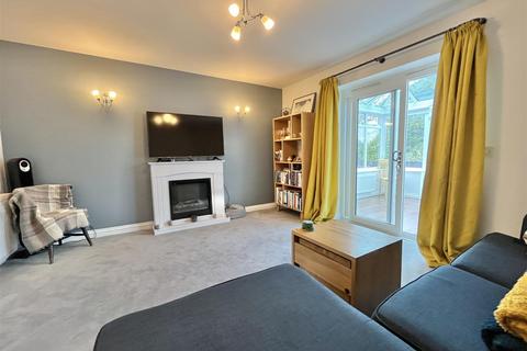 undefined, Queen Street, Glossop