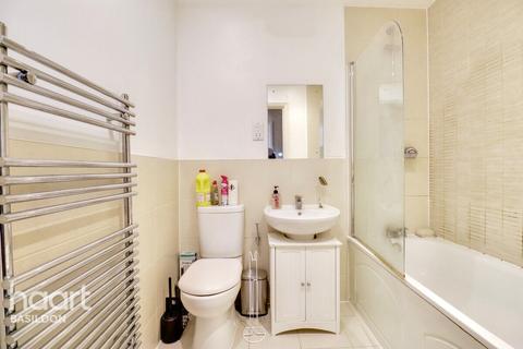 32 Herschell Court, Basildon, SS14 3TG