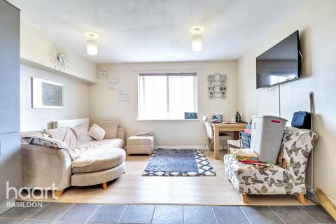 32 Herschell Court, Basildon, SS14 3TG