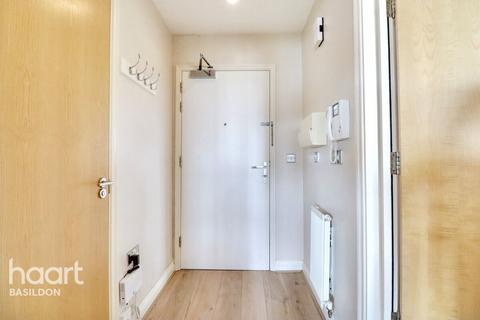 32 Herschell Court, Basildon, SS14 3TG