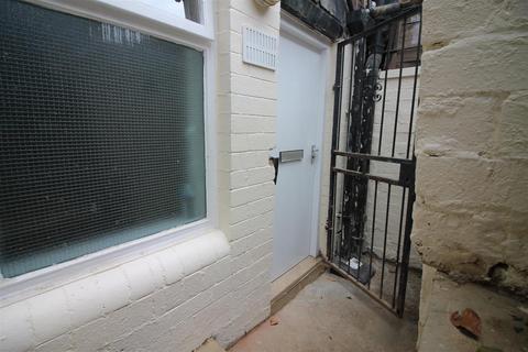 1 bedroom flat to rent, Cross Flatts Terrace, Beeston, Leeds