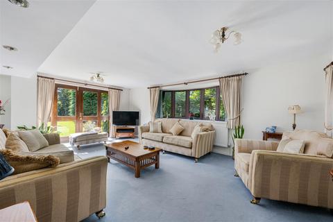 4 bedroom house for sale, 32 Rushgreen Road, Lymm WA13