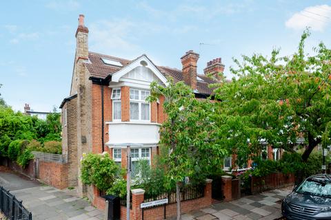 2 Manor Gardens, Richmond, TW9 1XX