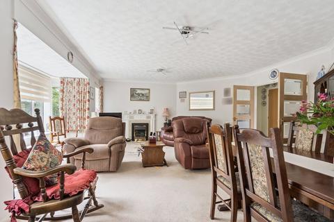 2 bedroom retirement property for sale, Harrison Close, Hitchin, SG4