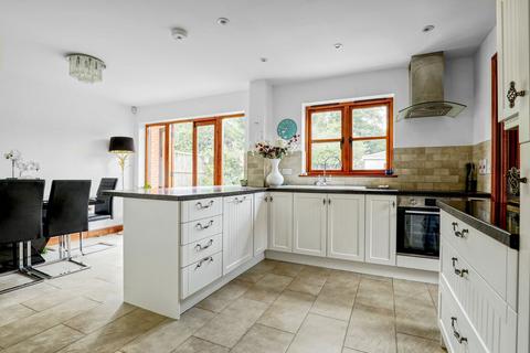 undefined, Bird Court, Colliers End, SG11