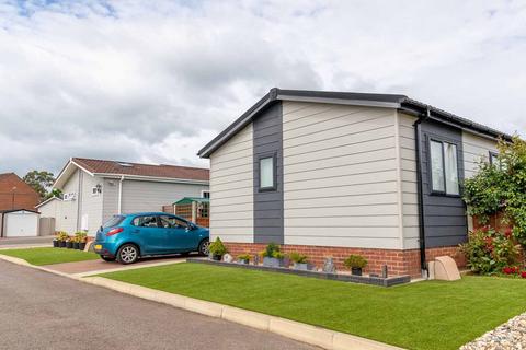 2 bedroom park home for sale, Great Bricett Ipswich