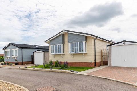 2 bedroom park home for sale, Great Bricett Ipswich
