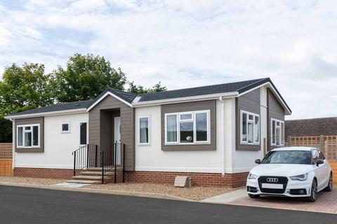 2 bedroom park home for sale, Great Bricett Ipswich