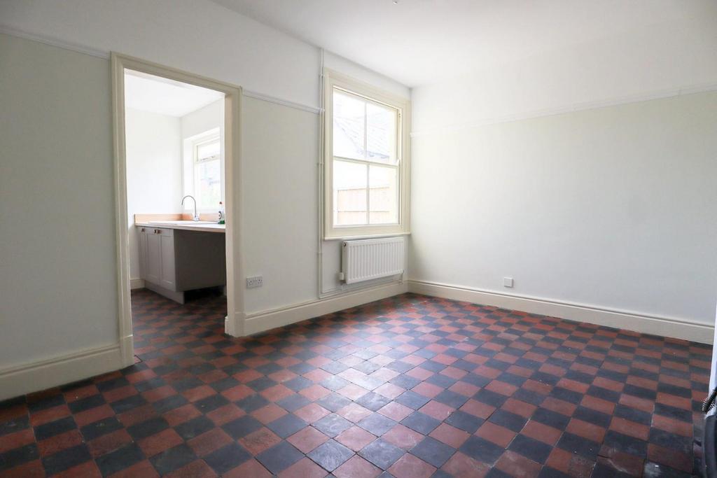 Dining room (2).jpg