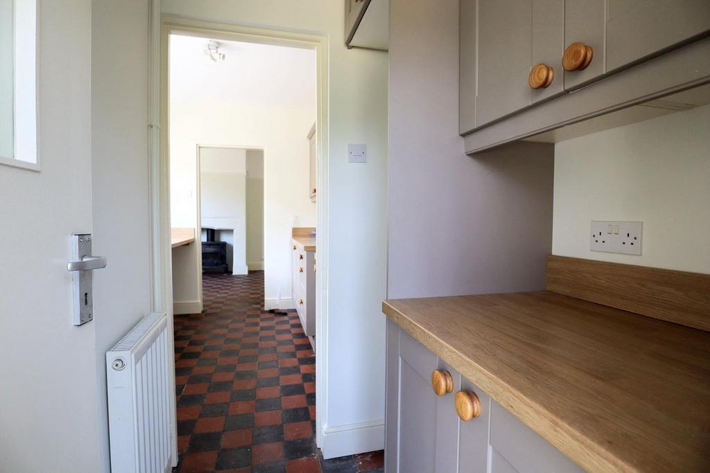 Kitchen (3).jpg