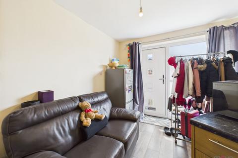 3 Chequers Road, Gloucester, GL4 6BL