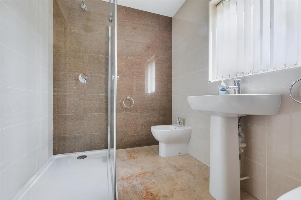 Shower Room 1.jpeg